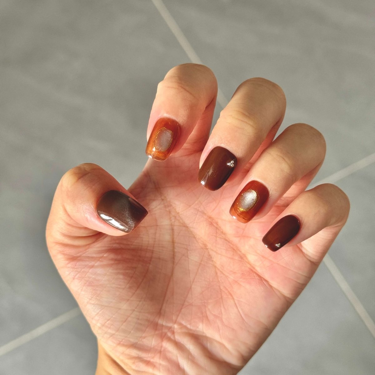 Coffee Amber Press - On Nails | Square Short Brown & Orange Gradient with Metallic Glow | Handmade Reusable Nail Set - Yuhher
