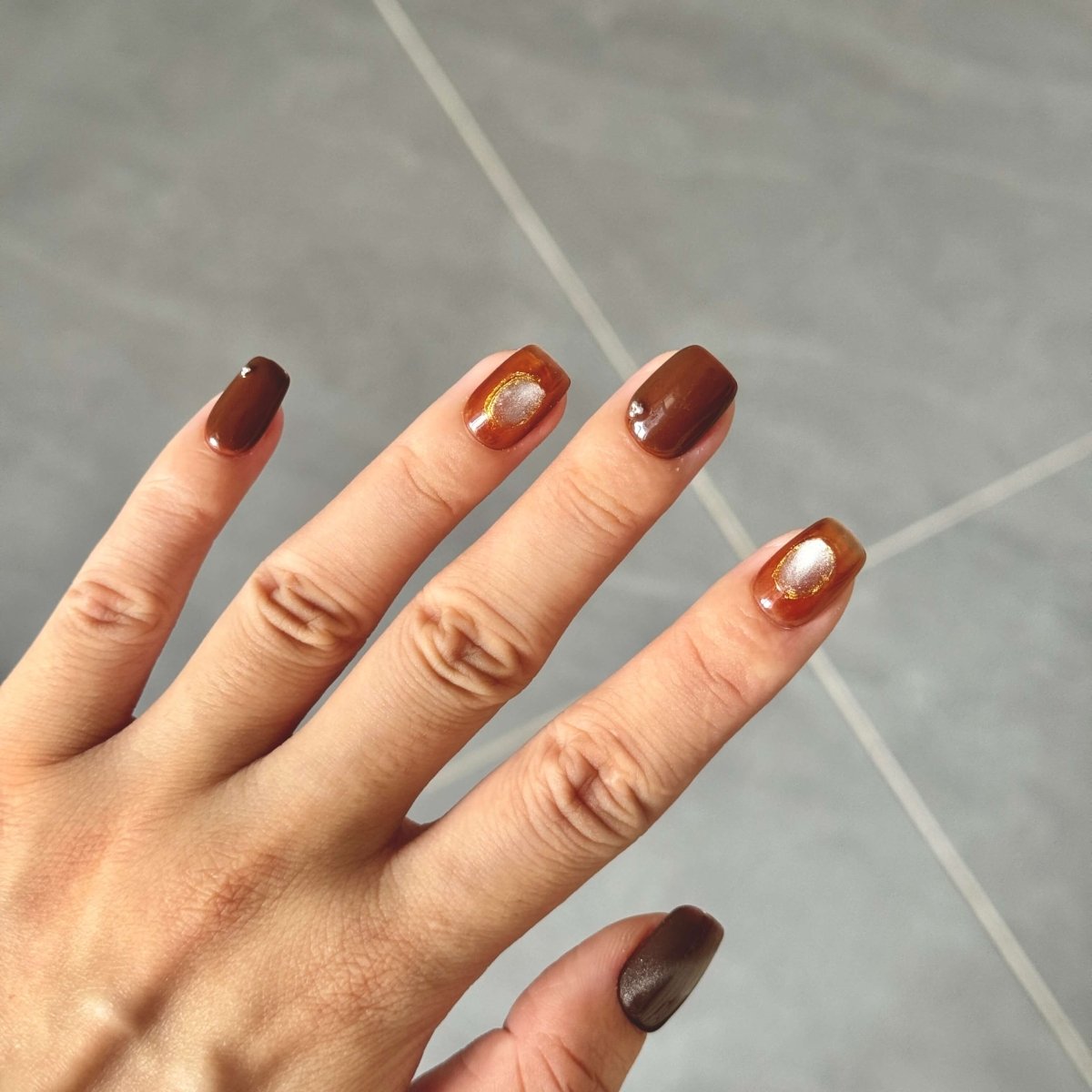 Coffee Amber Press - On Nails | Square Short Brown & Orange Gradient with Metallic Glow | Handmade Reusable Nail Set - Yuhher