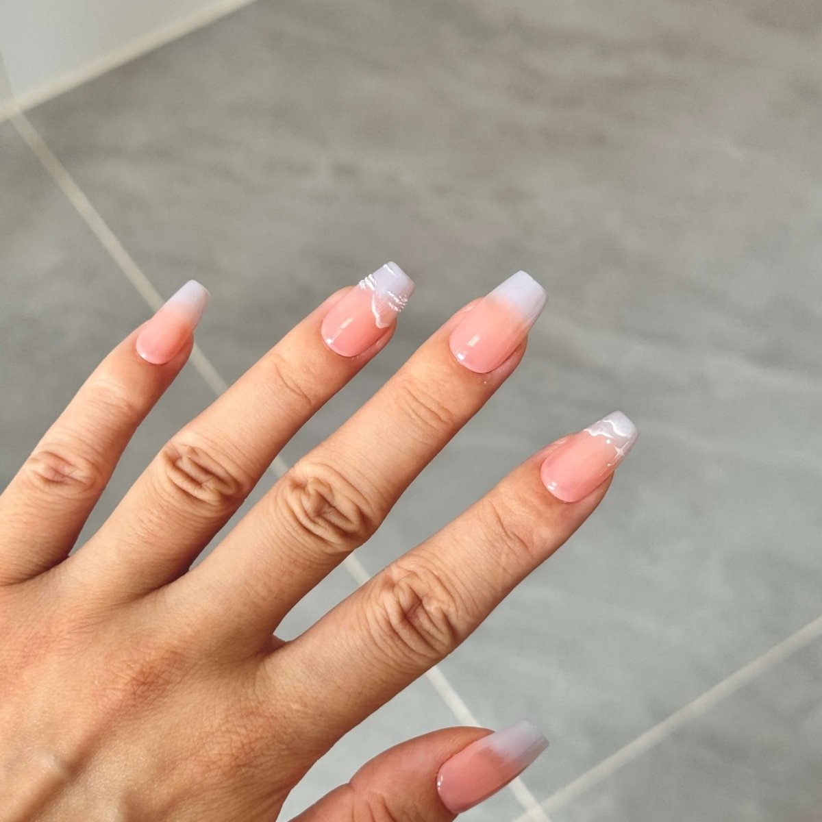 Gradient Cloud Press - On Nails | Nude Coffin Shape with Blue Tips & White Veins | Reusable Minimalist Set - Yuhher