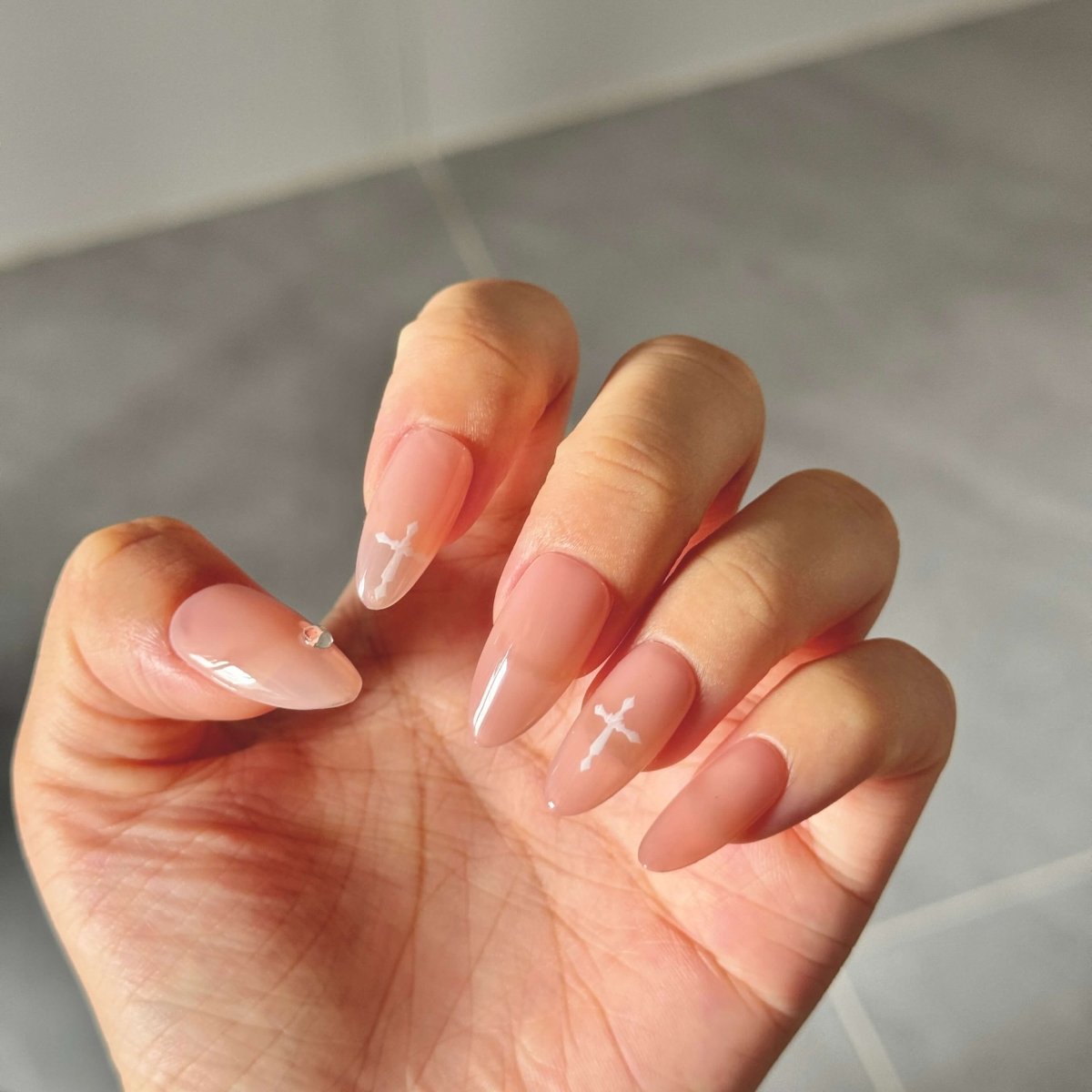 Minimal Nude Cross Press - On Nails | Almond Shape with White Line Art & Rhinestone Accent | Handmade Reusable Set - Yuhher