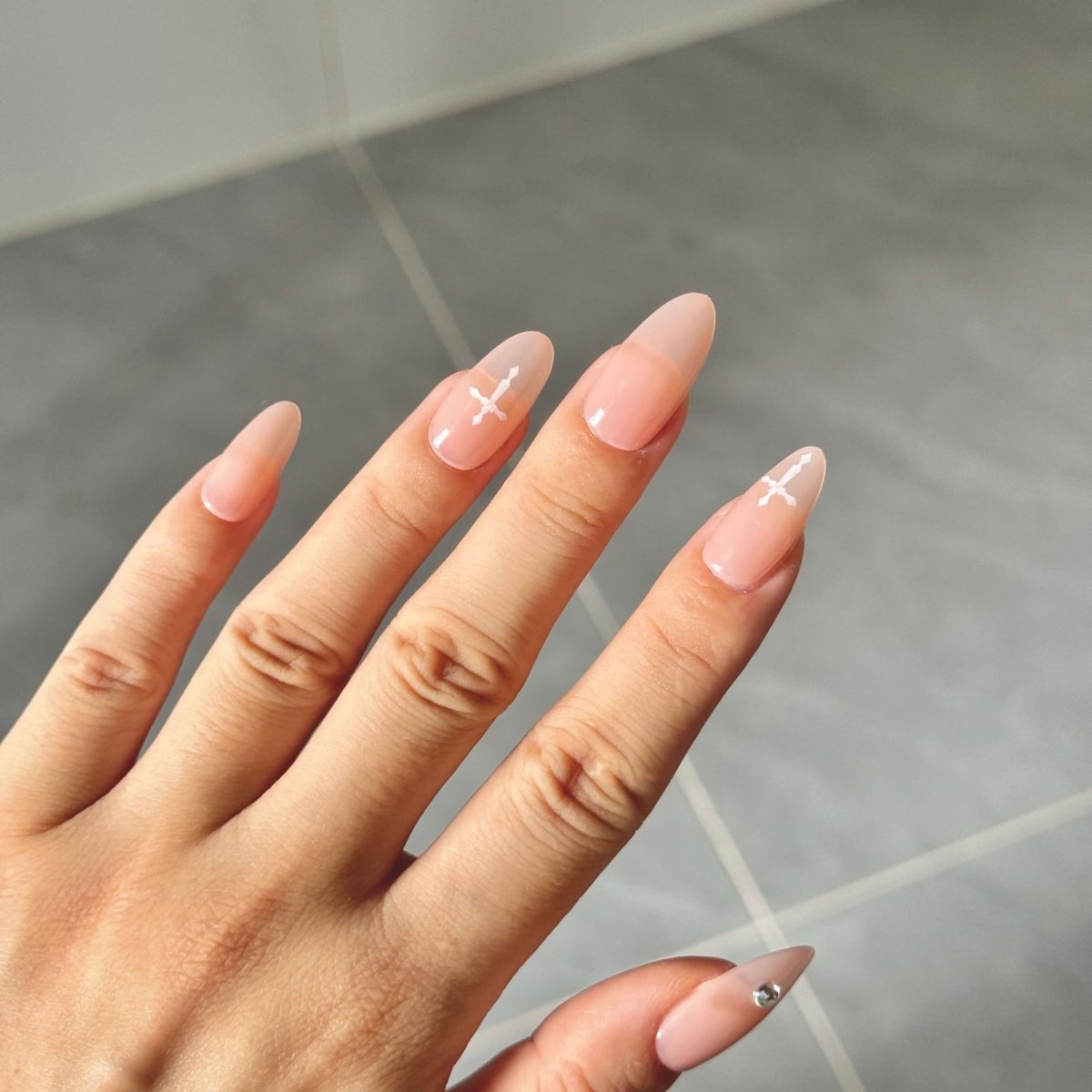 Minimal Nude Cross Press - On Nails | Almond Shape with White Line Art & Rhinestone Accent | Handmade Reusable Set - Yuhher